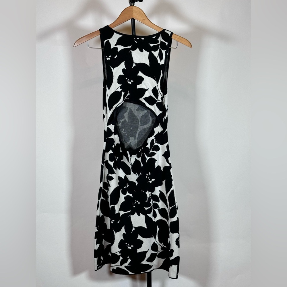 NWOT JCrew Sleeveless sweater-dress in floral jacquard - Picture 3 of 5